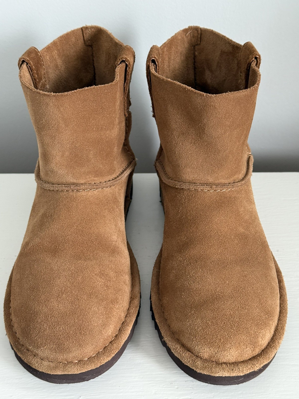 UGG Classic Mini Unlined Chestnut Leather Suede Boots Booties Women’s 6