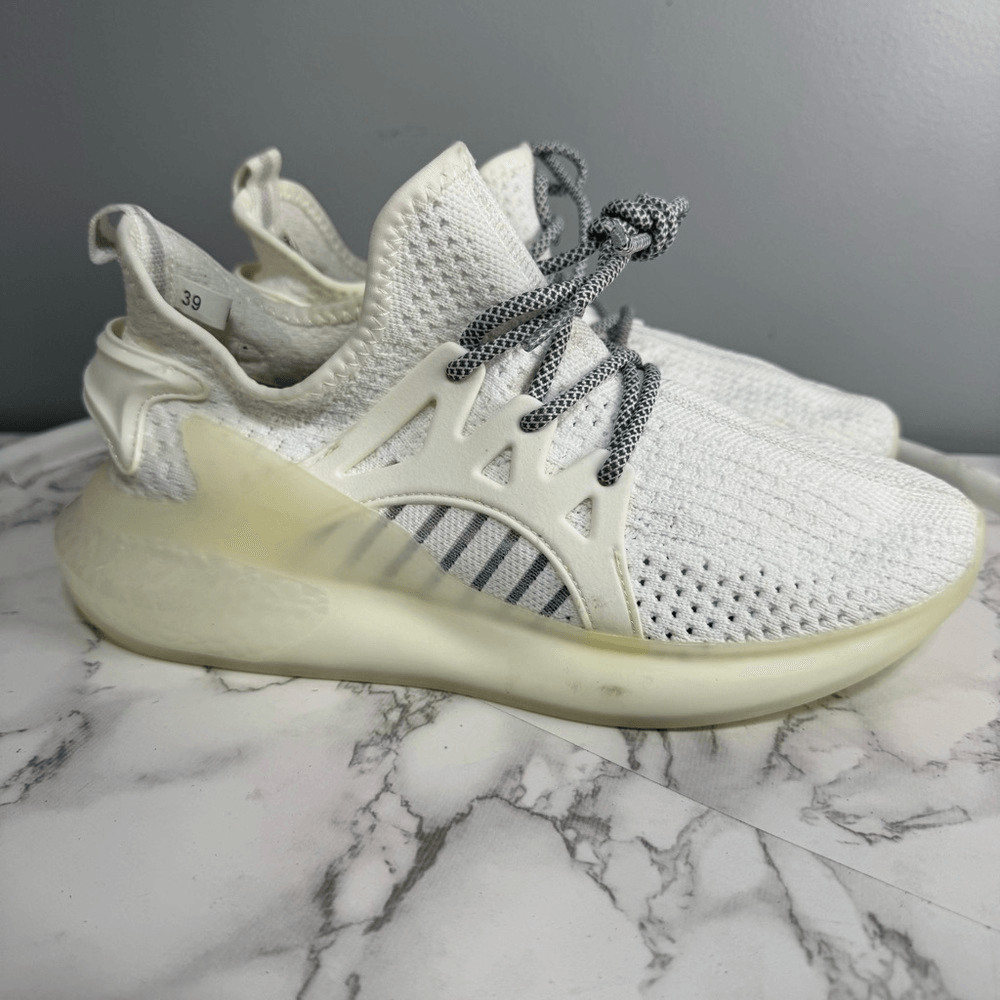 Sneakers Women’s Running Sneakers sz 7 Euro 39 NEW # Bag W-11
