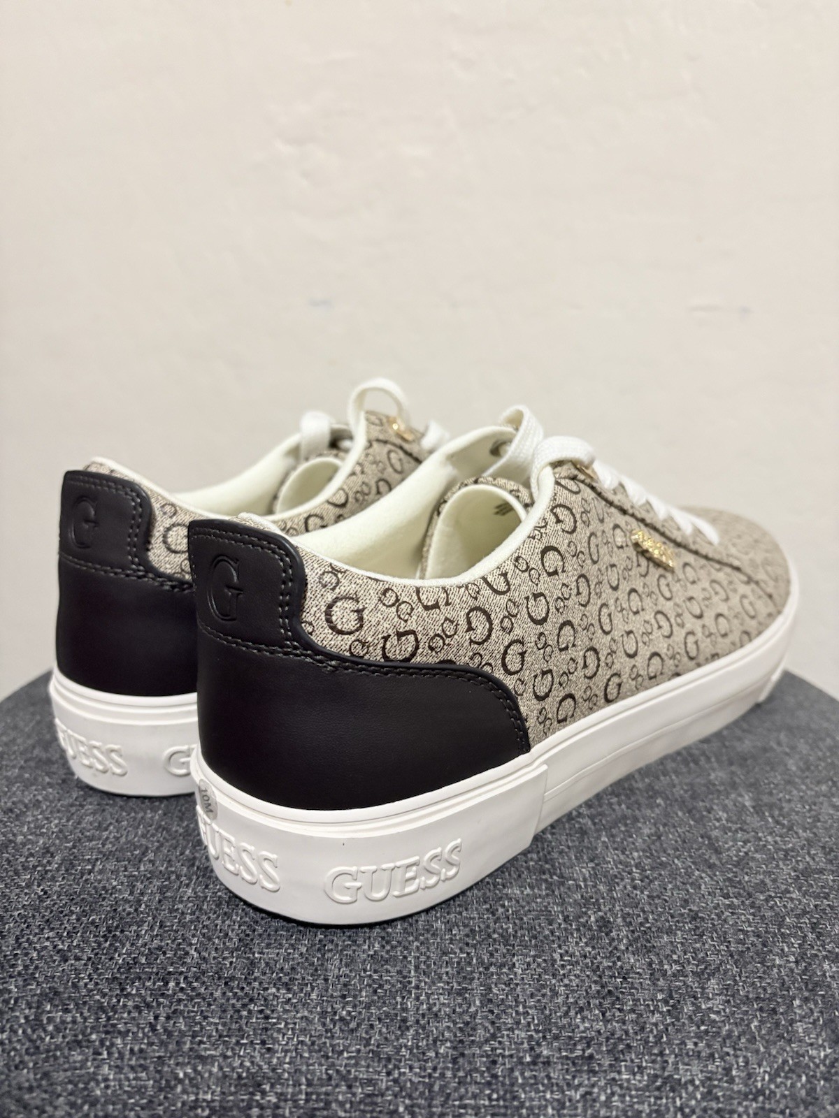 GUESS Logo Monogram Lace-Up Sneakers Beige/Black/White women’s US 11 M
