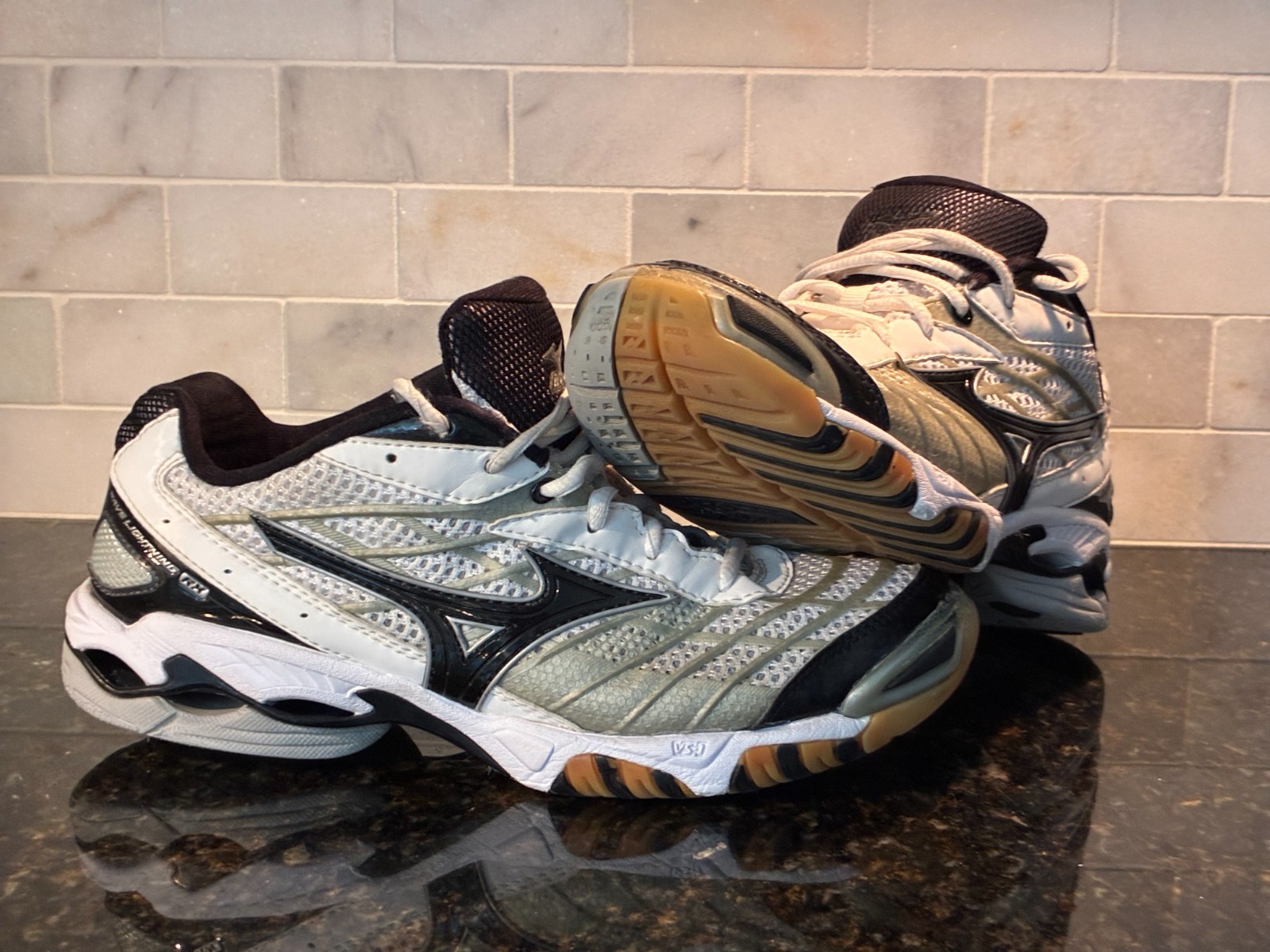 Mizuno Wave Bolt volleyball shoe sz 9.5W