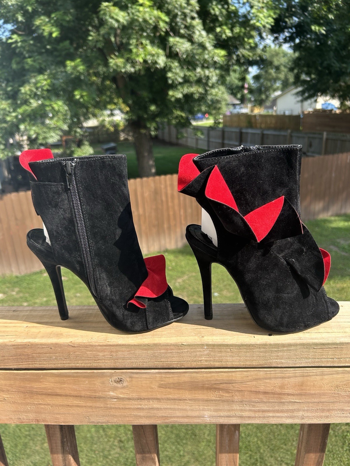Madison by Shoedazzle CAGEE Black Red Ruffle Peep Toe Heels Boots 7.5