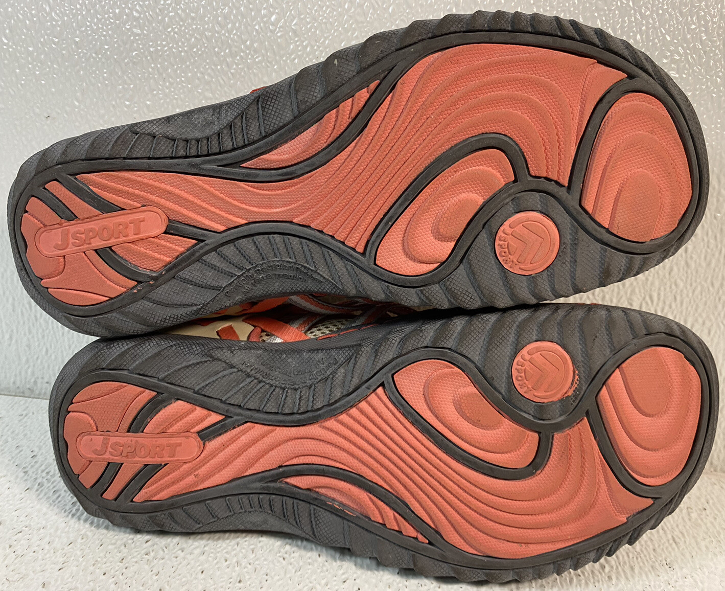 JSPORT by JAMBU Tan & Pink Closed Toe Sport Sandal Women’s size 7.5 Gently Used
