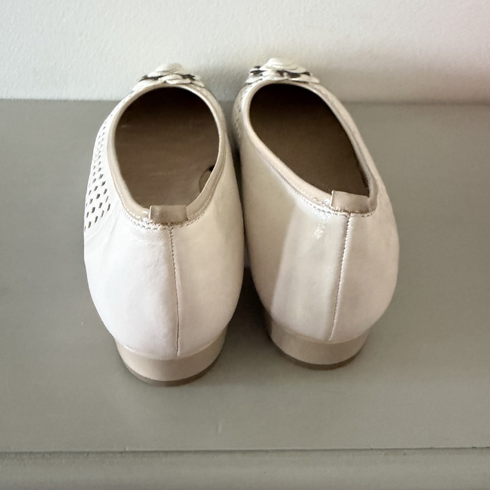 Ara Womens Blossom Flats Womens 11 Flower Slip On Pumps White Tan Leather New