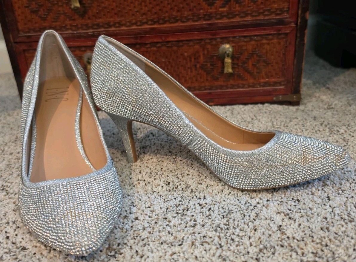 INC Zitah22 Pump Shoes 7M Pearl Gold Rhinestones Pointed Toe 3.25″ HeelsStiletto