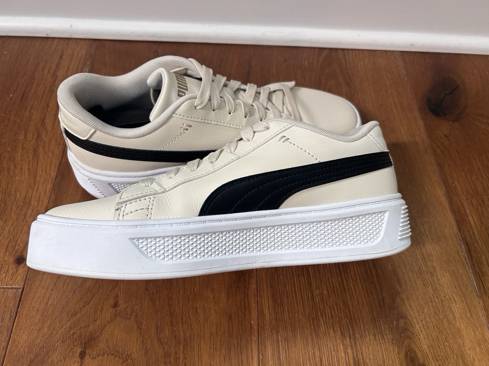 Puma Smash Platform Beige Low Sneakers 390758-08 Women Sz 8.5 Alpine Snow Nice!