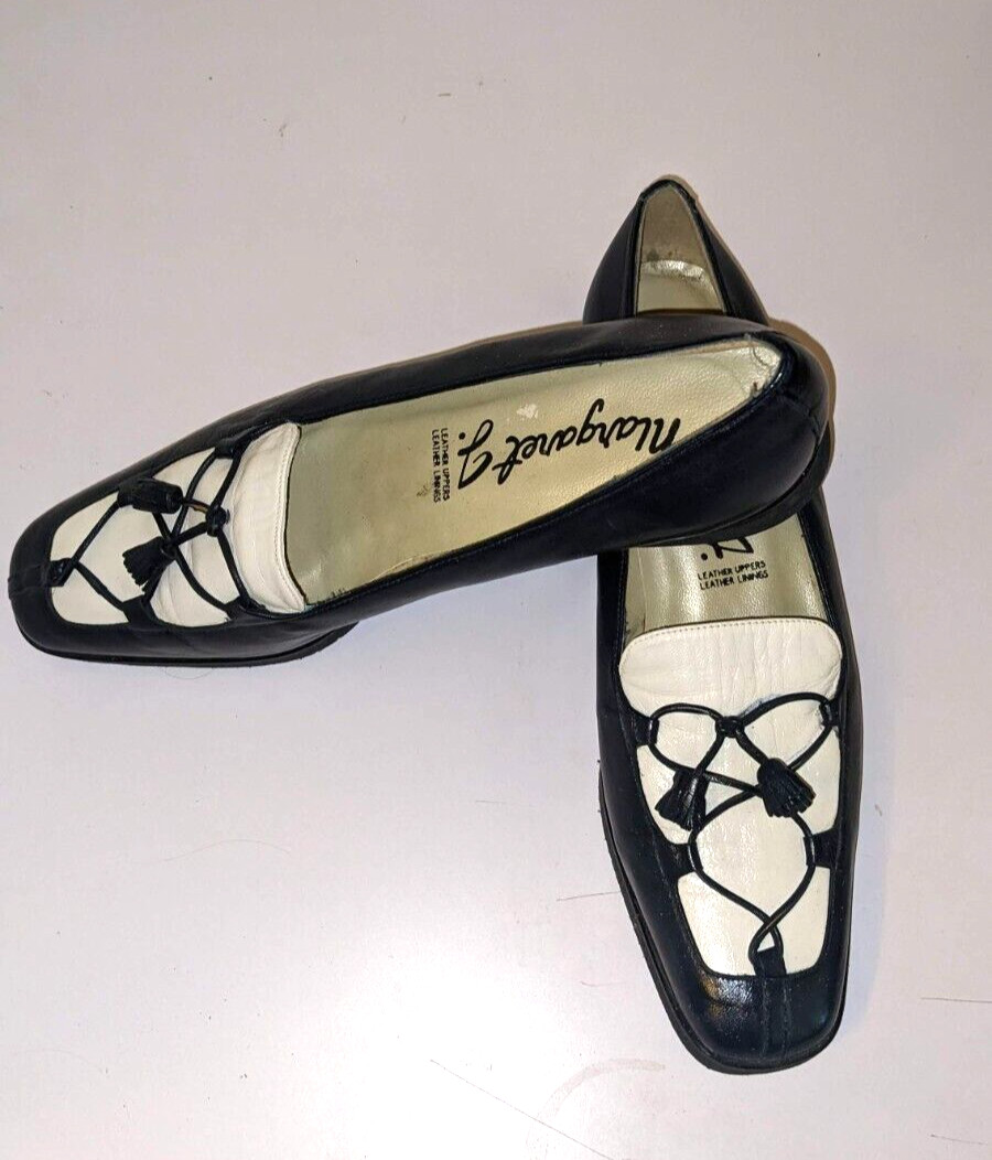 Navy & white leather loafers, tasseled lace-up trim, rubber sole, Sze 8.5 Narrow