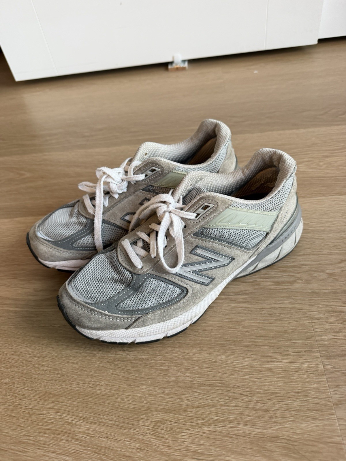 New Balance Women’s Gray Low Top Lace-Up Athletic Sneakers Pre-Owned Fair