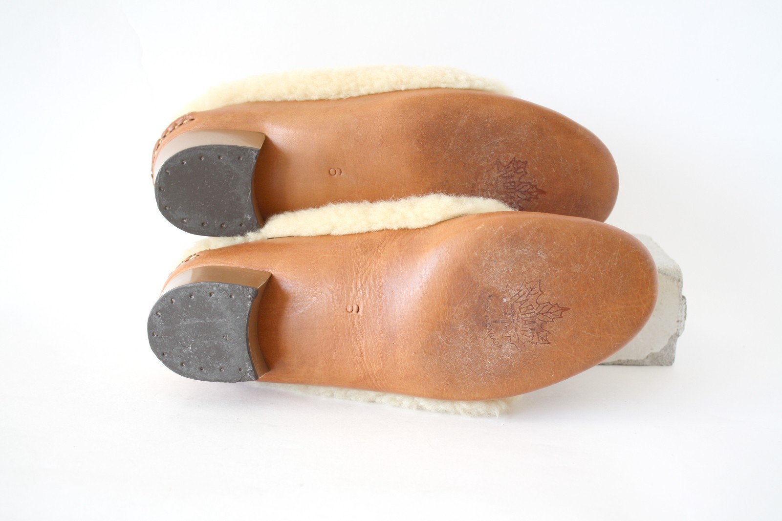 Handmade Artisanal 70s Vintage Brown Stamped Design Leather Lined Heel Moccasins