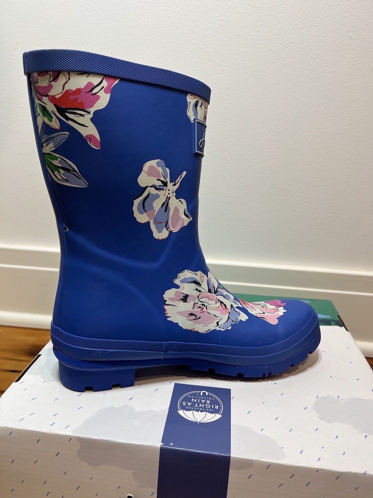 *NEW* Joules Women’s Molly Welly US Size 7 Short Blue With Pretty Flower Design
