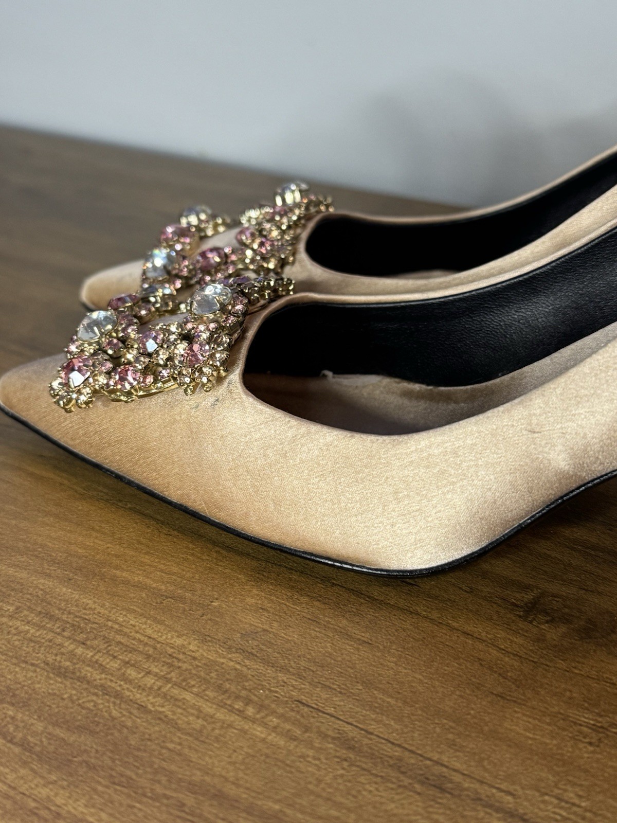 Roger VIvier Efflorescence Pumps 37 Pink Satin Heels With Crystal Buckle