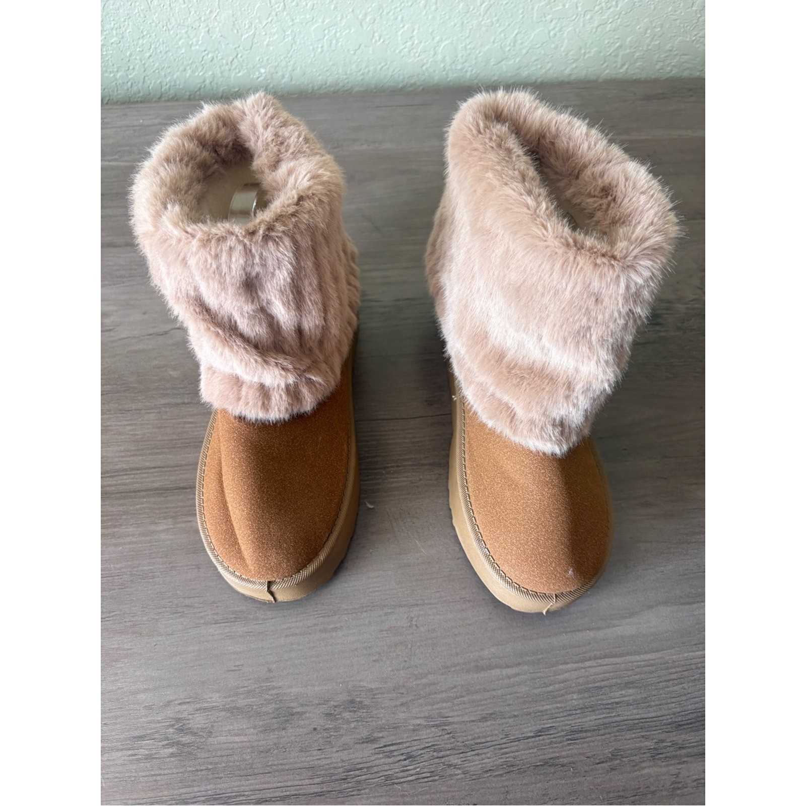 NWOT Women’s Faux Fur Winter Boots Camel Taupe EU 37 US 6.5-7 Cozy Warm Boot
