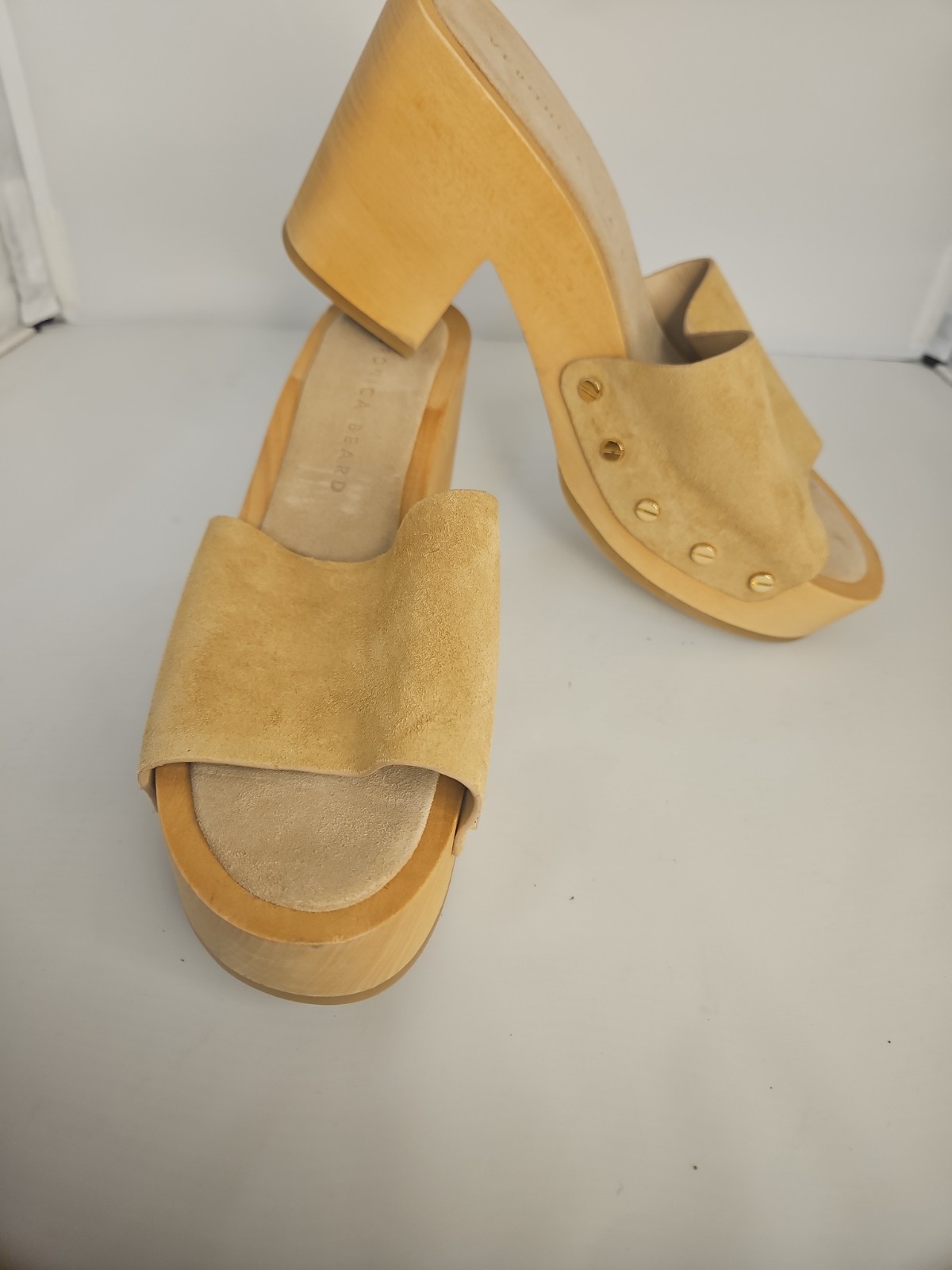 Veronica Beard Hannalee 2 Suede Clog Sandals Desert Tan Studded Sz 6.5 Platform
