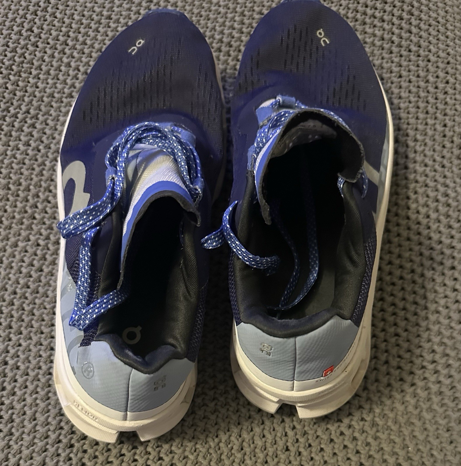 On Clouds Athletic Sneaker Low Top Lace-Up Blue/Gray/White Solid Activewear