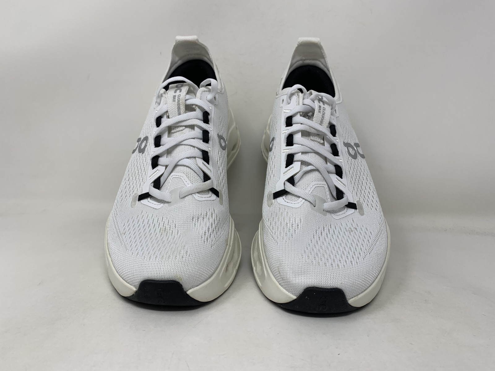 Women’s On Cloudsurfer Max, White/White, 8 B Medium US