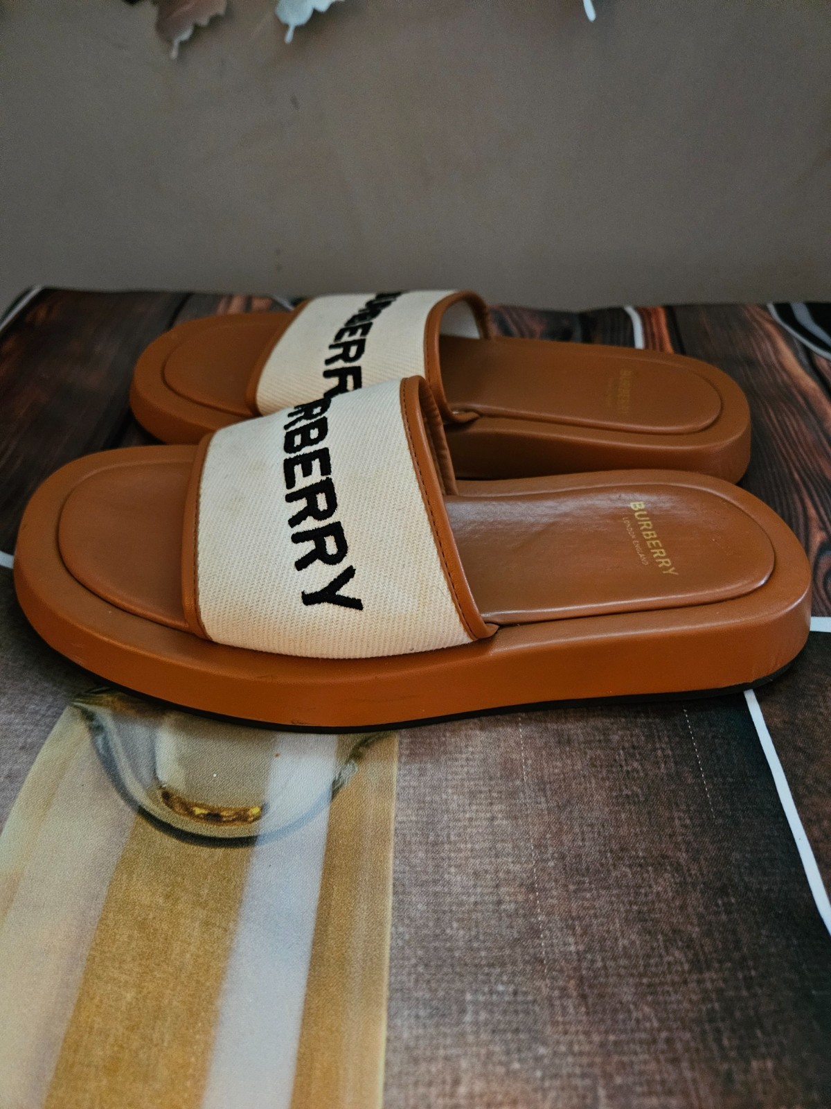 Burberry Bucking Brown Logo Slides In Canvas & Leather Sz 11 (Original Box}