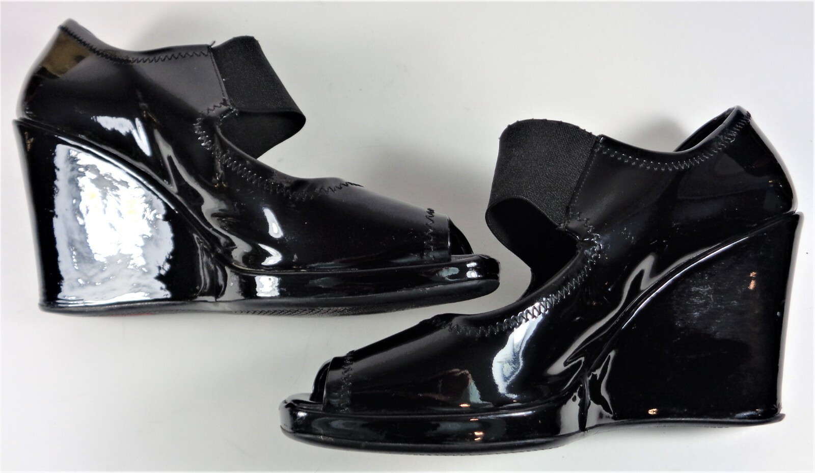 Prada women’s black patent leather open toe wedge EU 38 (US 7 1/2)