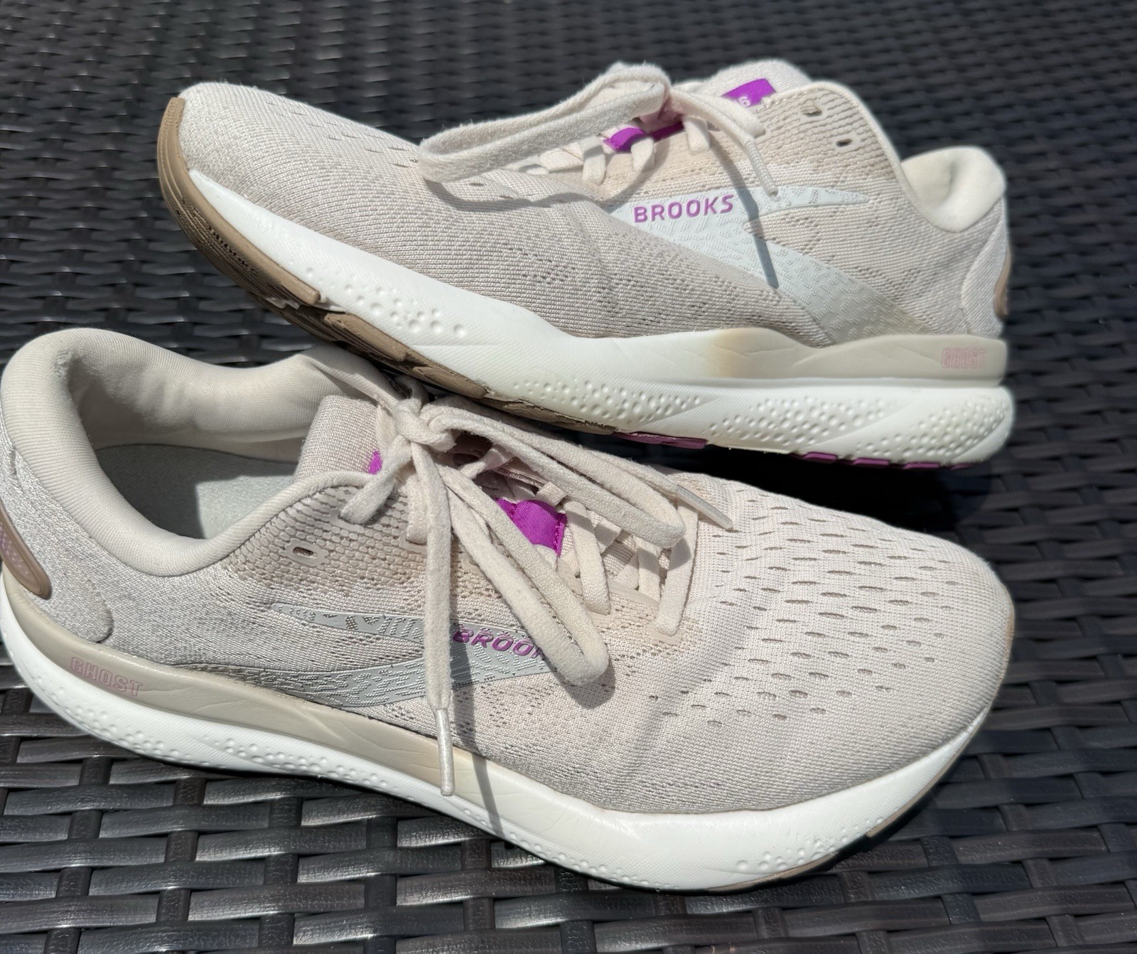 Brooks Ghost 16 Women’s Running Shoes Beige White Purple Low Top Lace Up