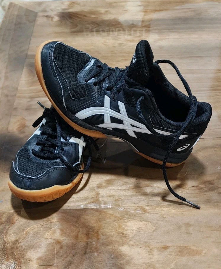 Size 6 – Asics Gel Rocket Black White