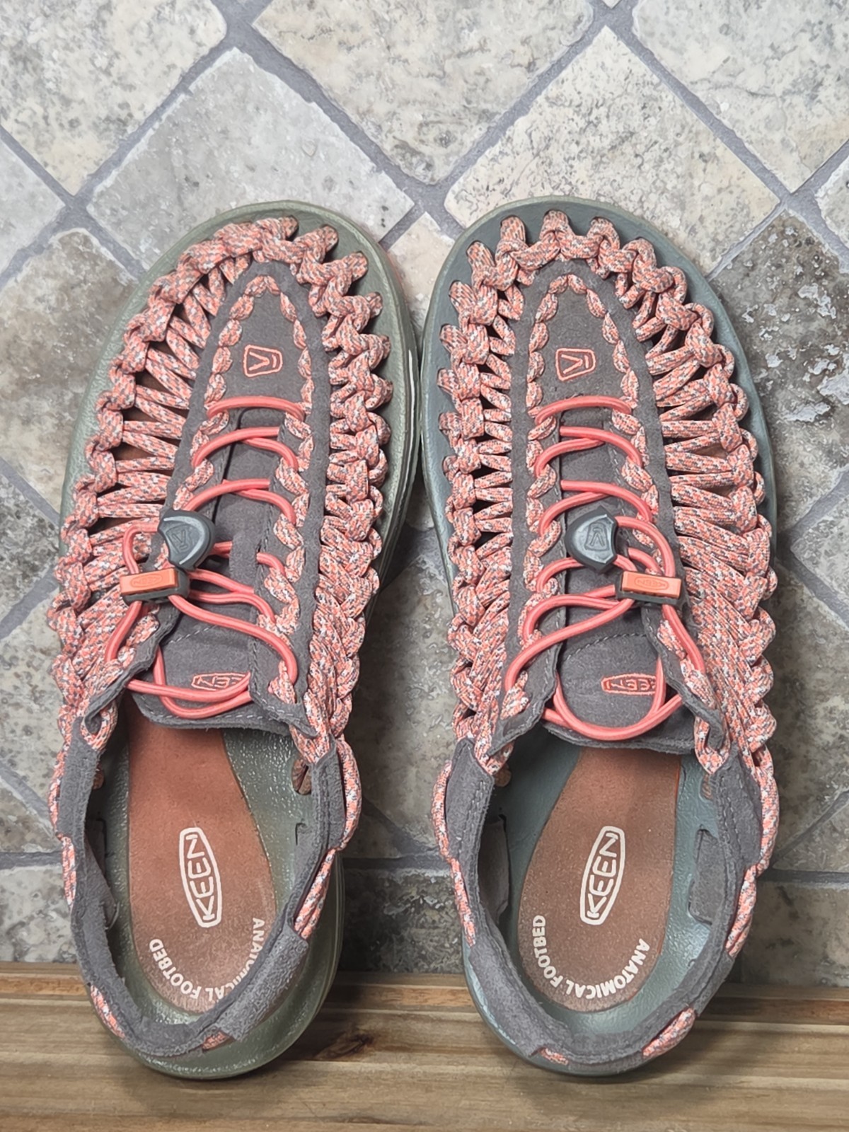 Keen 1014756 Uneek 8mm Camo Fusion Coral Women’s Sandal 8 M Summer Camp Beach
