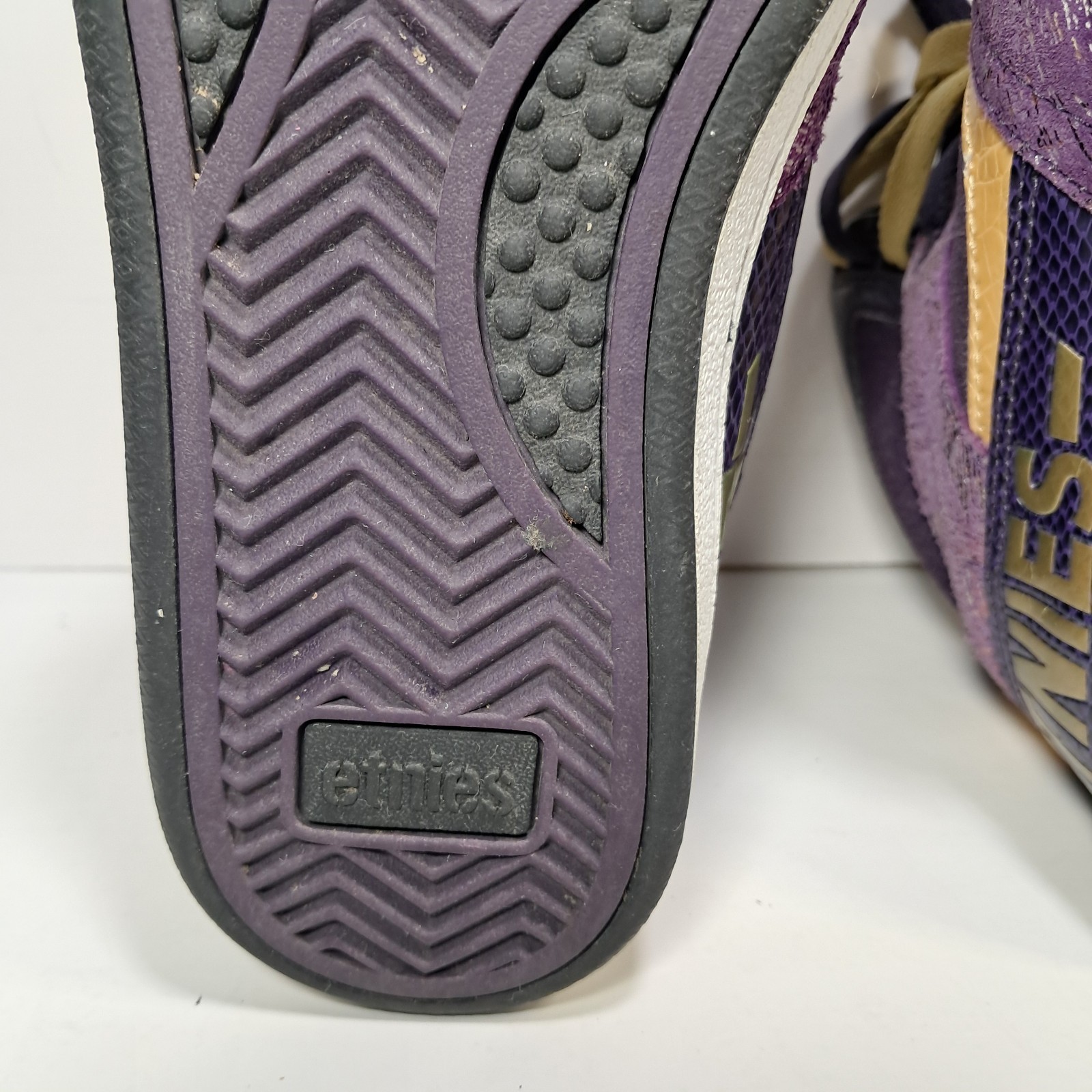 Vintage ETNIES High Top Skater Shoes Size 6.5 Ollie King, Purple & Gold