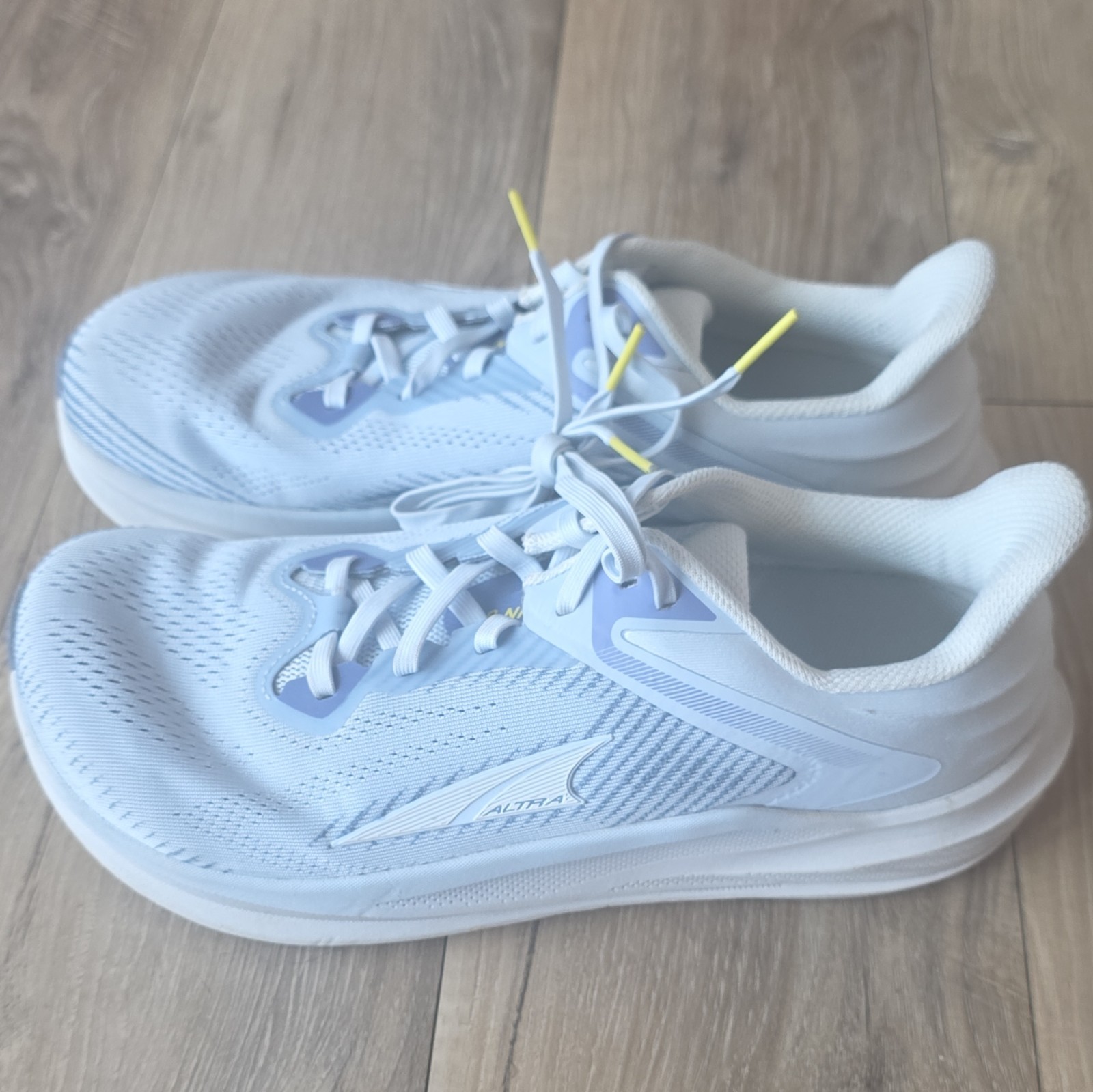 Altra Women’s Torin 8 Low Top Blue White Yellow