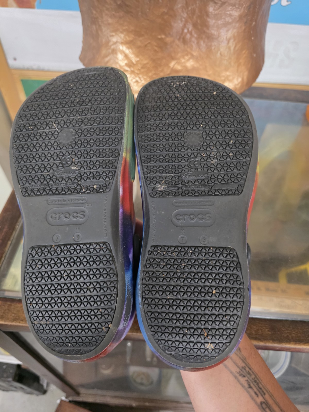 Crocs Tie Dye Sandals Clogs Unisex Slip On Women’s 9 Or Men’s 7