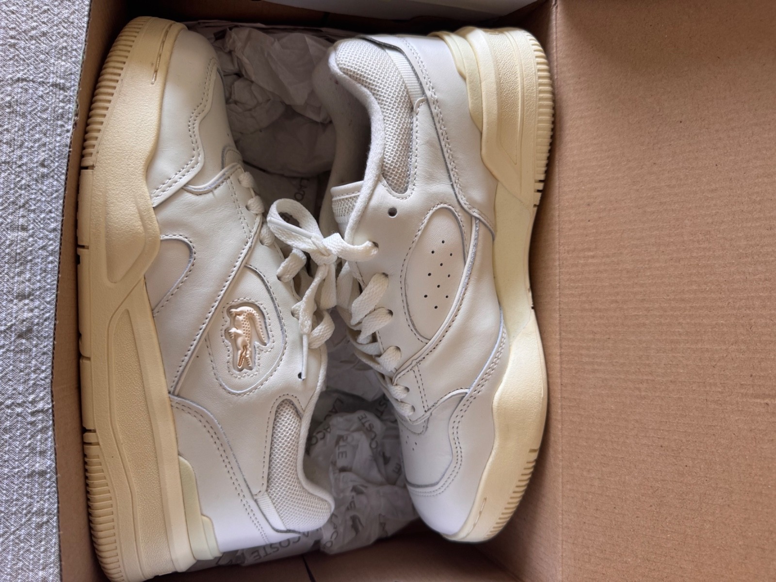 Lacoste Lineshot 224 4 SFA Women’s Leather Sneakers Off White EU 39.5 Worn Once
