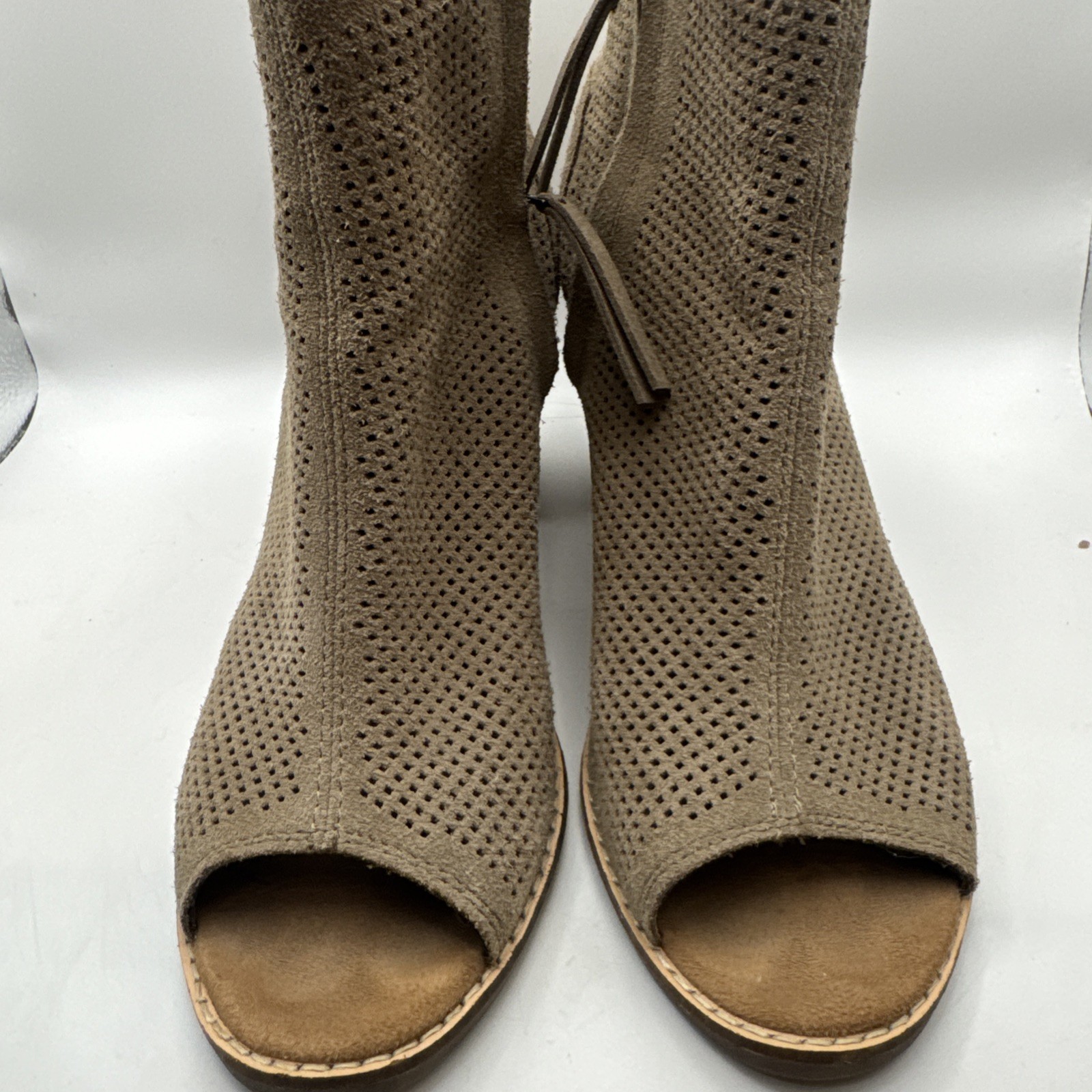 Toms Heels Shoes Women’s 11 Tan Beige Micro Fiber Zipper Peep Toe Majorca