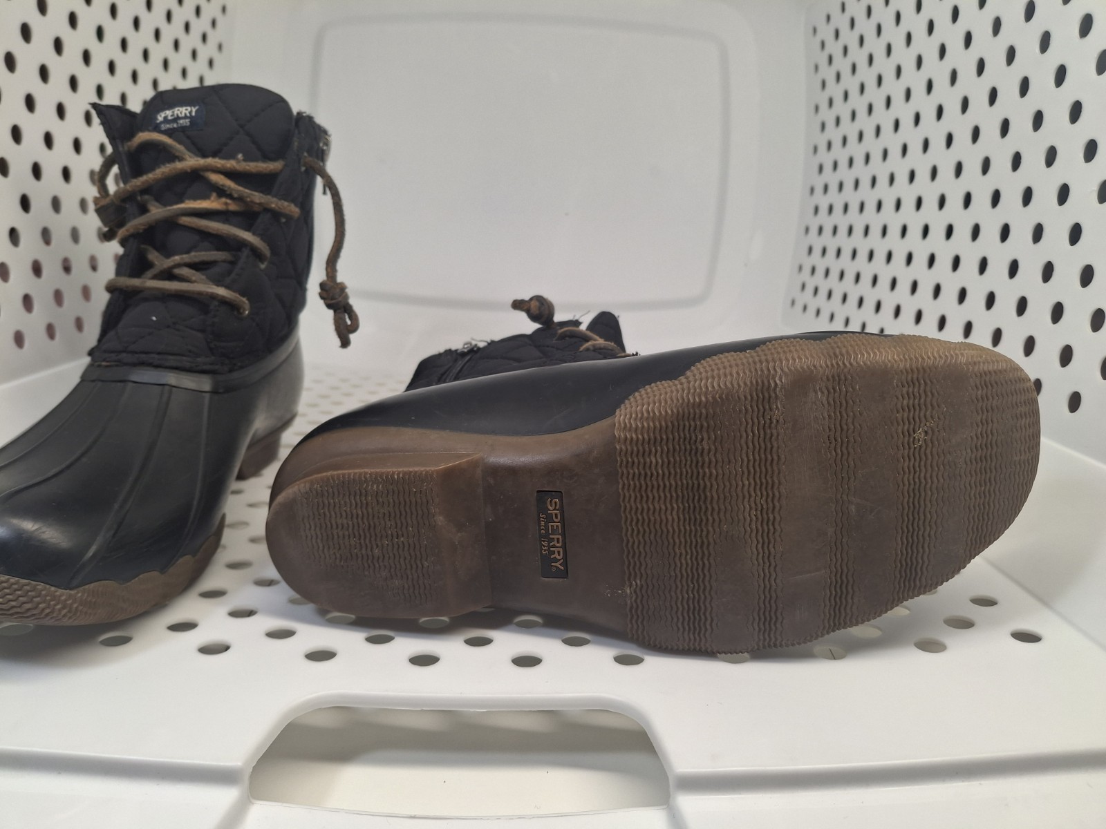 Sperry Women’s Saltwater Quilted Duck Boots Size 6 Black Waterproof