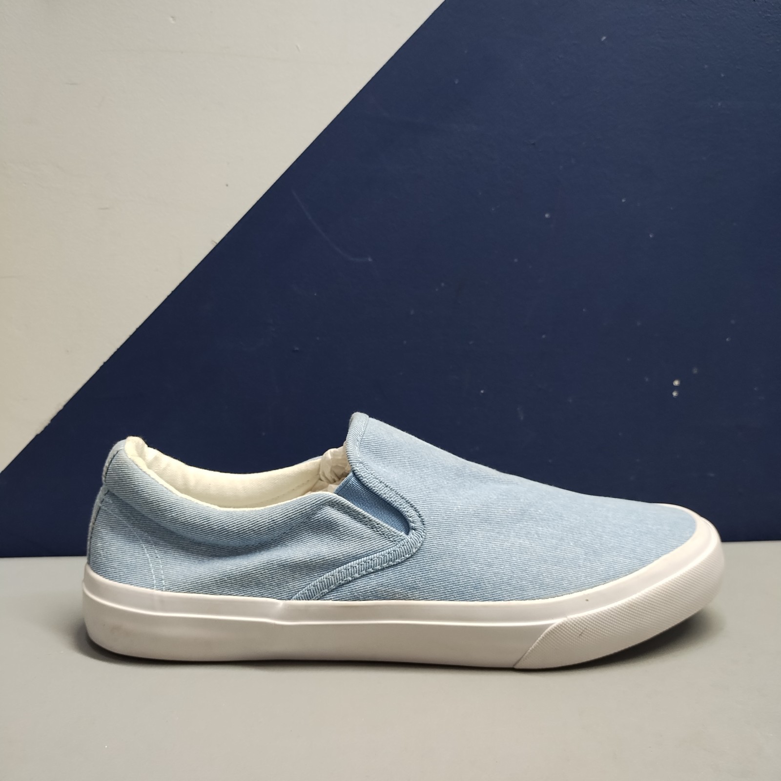 Magellan Outdoors Flats Shoes Womens US Size 11B Blue White Twill Slip On 170308