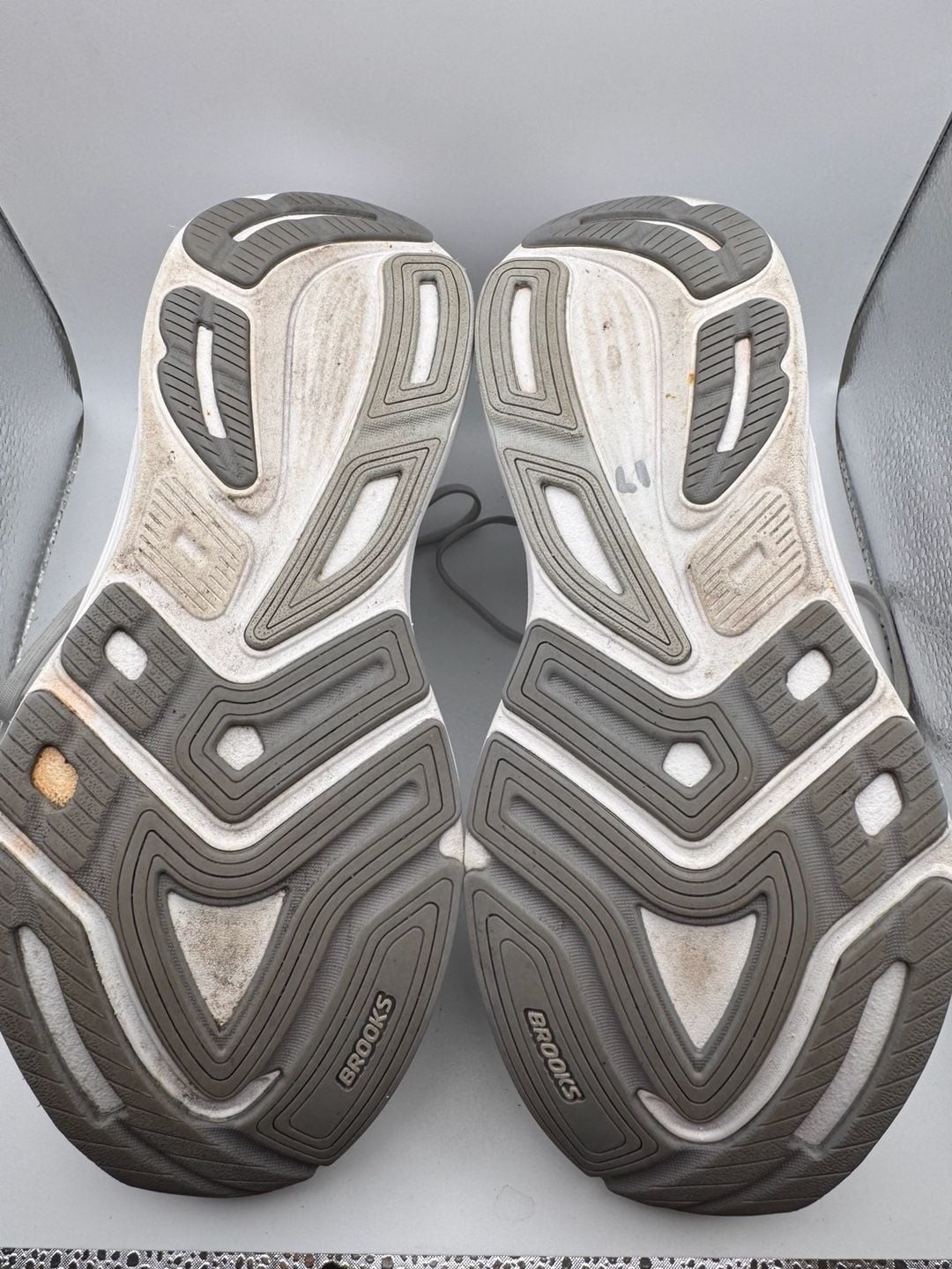 Brooks Revel 6 Oyster/Alloy/White Women’s Running Shoes