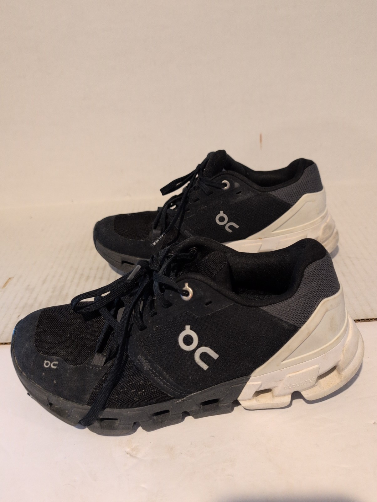 On Cloud Cloudflyer 4 Black White Womens Running Shoes Size 7.5