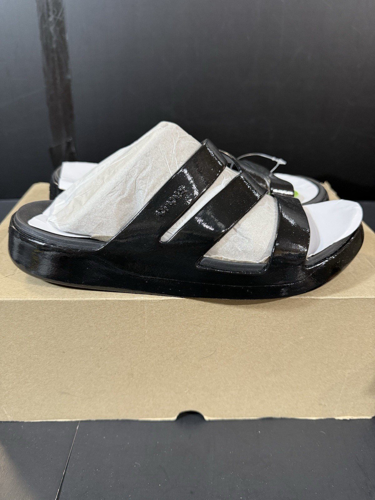 Woman’s Sandals Crocs Getaway Patent Strappy Sandal Black Size 10 NWT