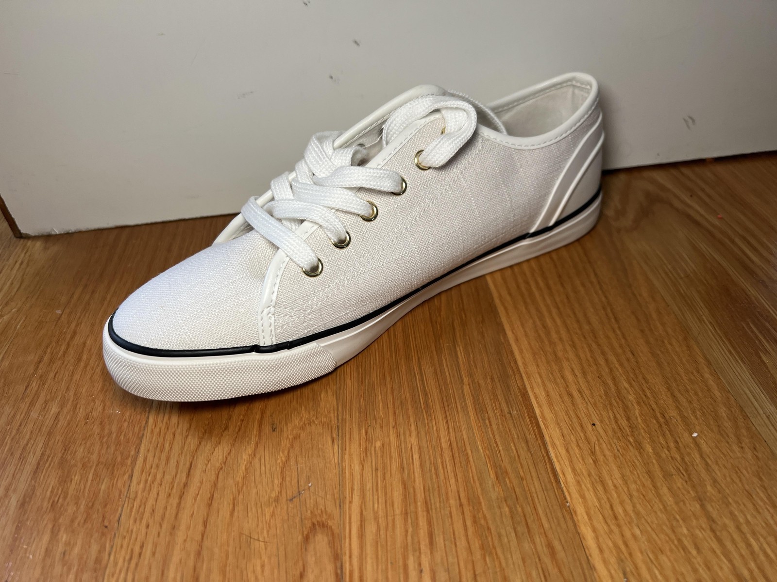 JustFab Shoes Womens Size 11 White All Chill Canvas Low Top Lace Up Sneakers