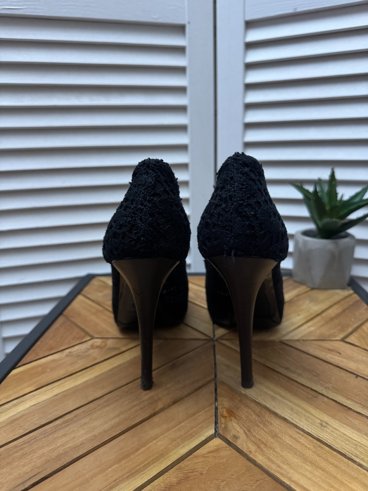 Dolce gabbana black lace and mesh embellished peep toe pumps