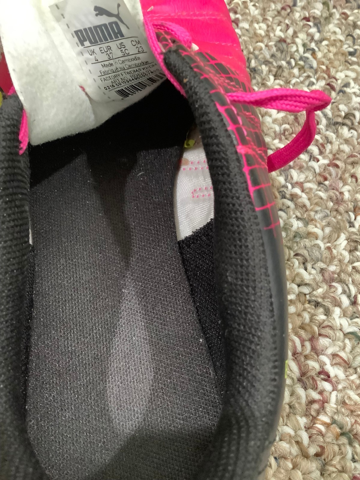 PUMA Evo power 4 Soccer shoes indoor 5 C Pink Yellow black flat sneakers play