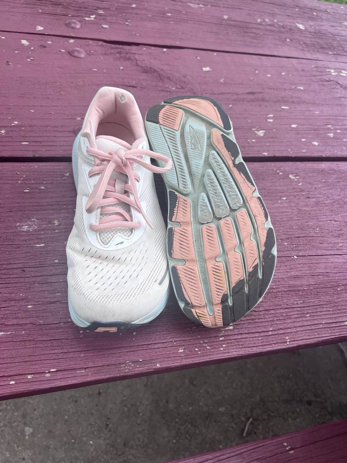 Altra via Olympus 2 Women’s Running Shoes Size 9