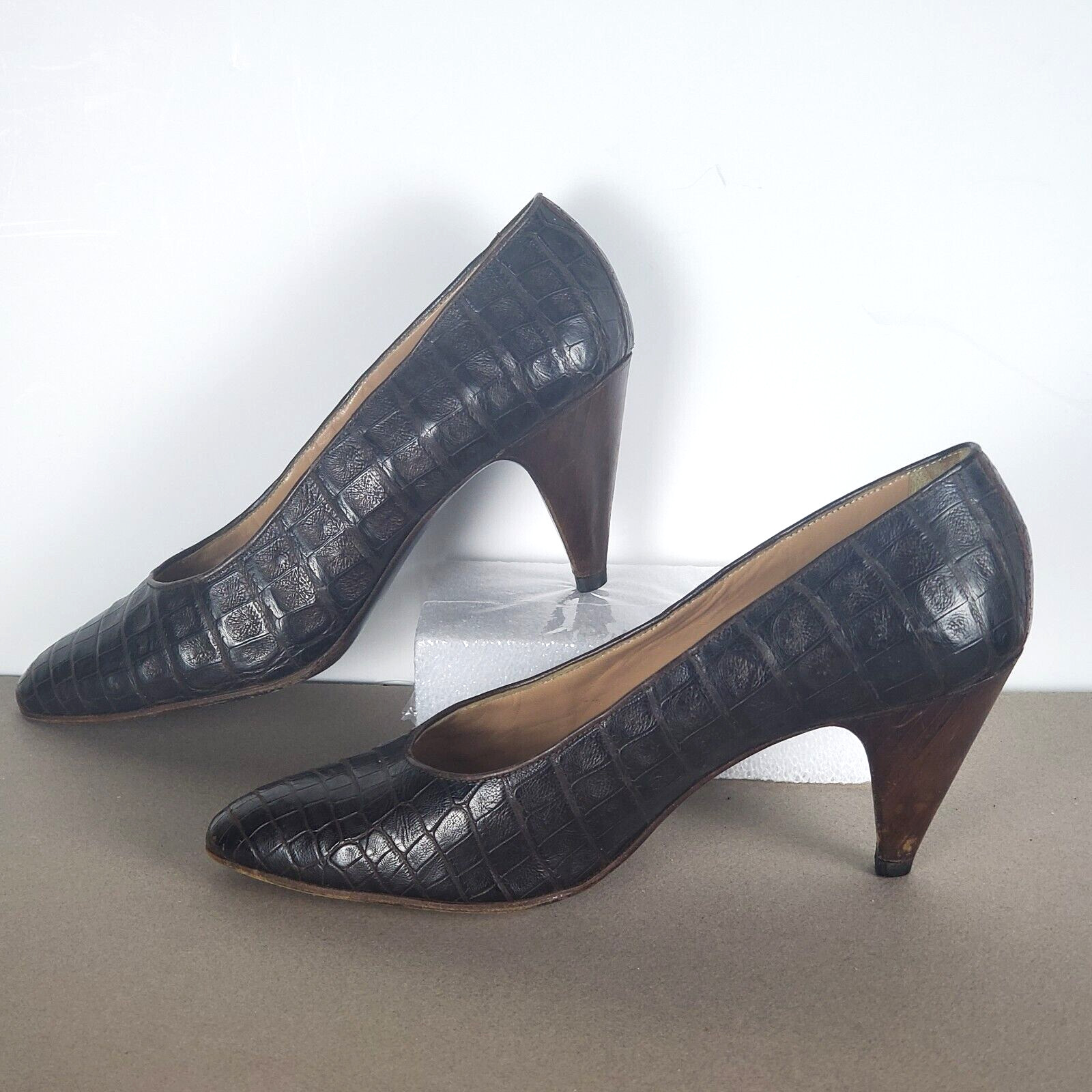 37 EU Maud Frizon Brown Alligator Leather Al Pump 2.75in Heel Italy