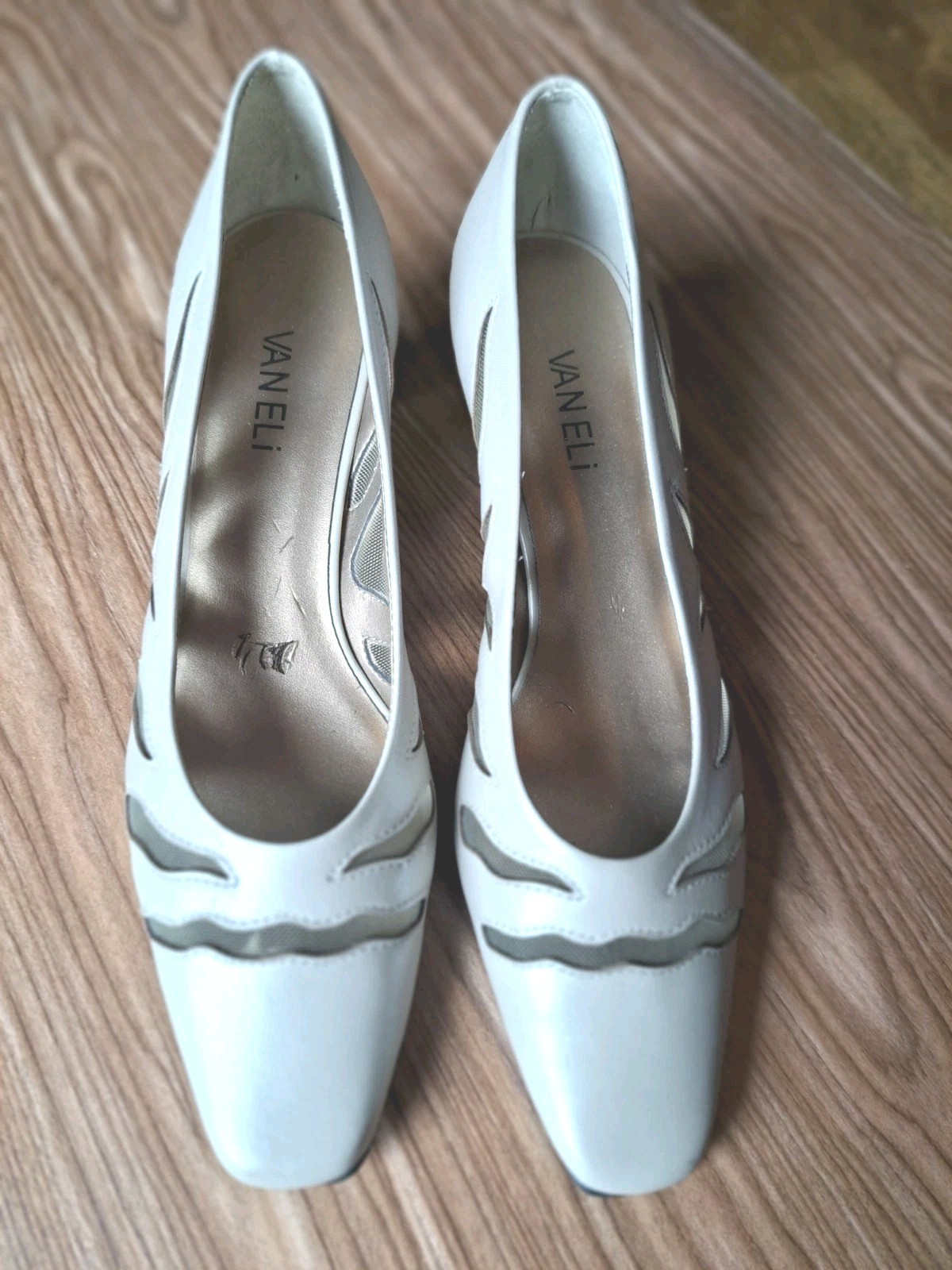 VANELi Racilla Cream Leather Mesh Cut Out Low Kitten Heel Dress Pumps 7.5N
