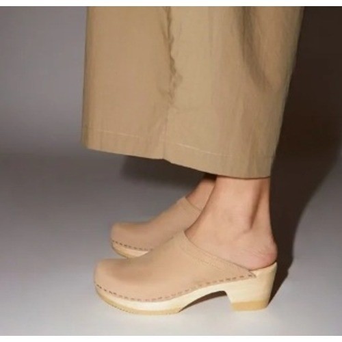No.6 Old School Clogs Tan Suede Wood Heel Mules Sand Size 36