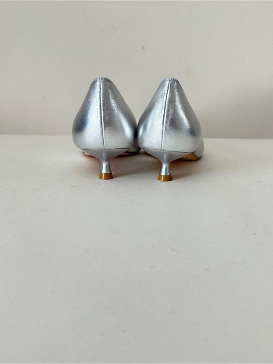 NEW Stuart Weitzman Eva 35 Silver Leather Pointed-Toe Kitten Heel Pumps, Sz 8.5