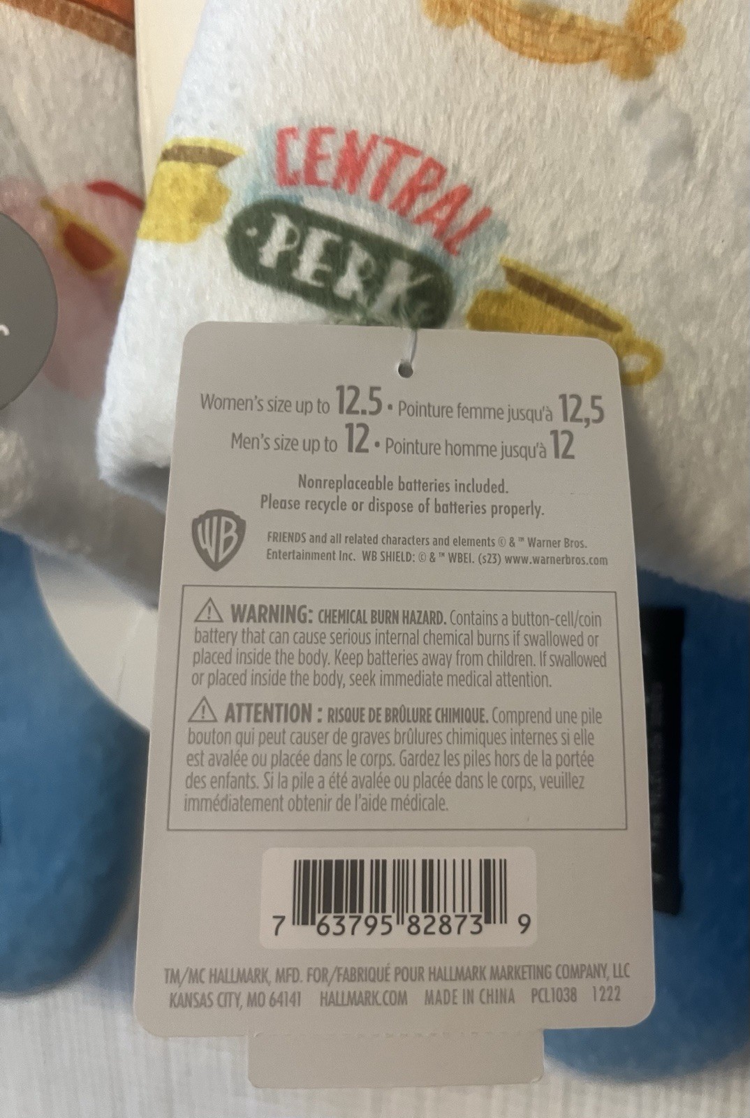 NWT F.R.I.E.N.D.S. TV Show Central Perk Hallmark Adult Slippers L/XL (No Sound)