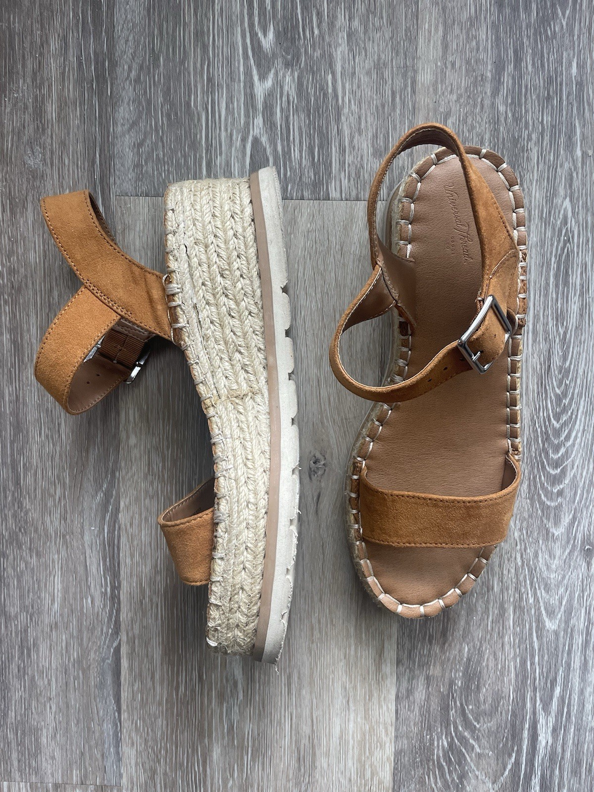 Universal Thread Women’s Brown Solid Espadrille Wedge Sandals Ankle Strap Buckle