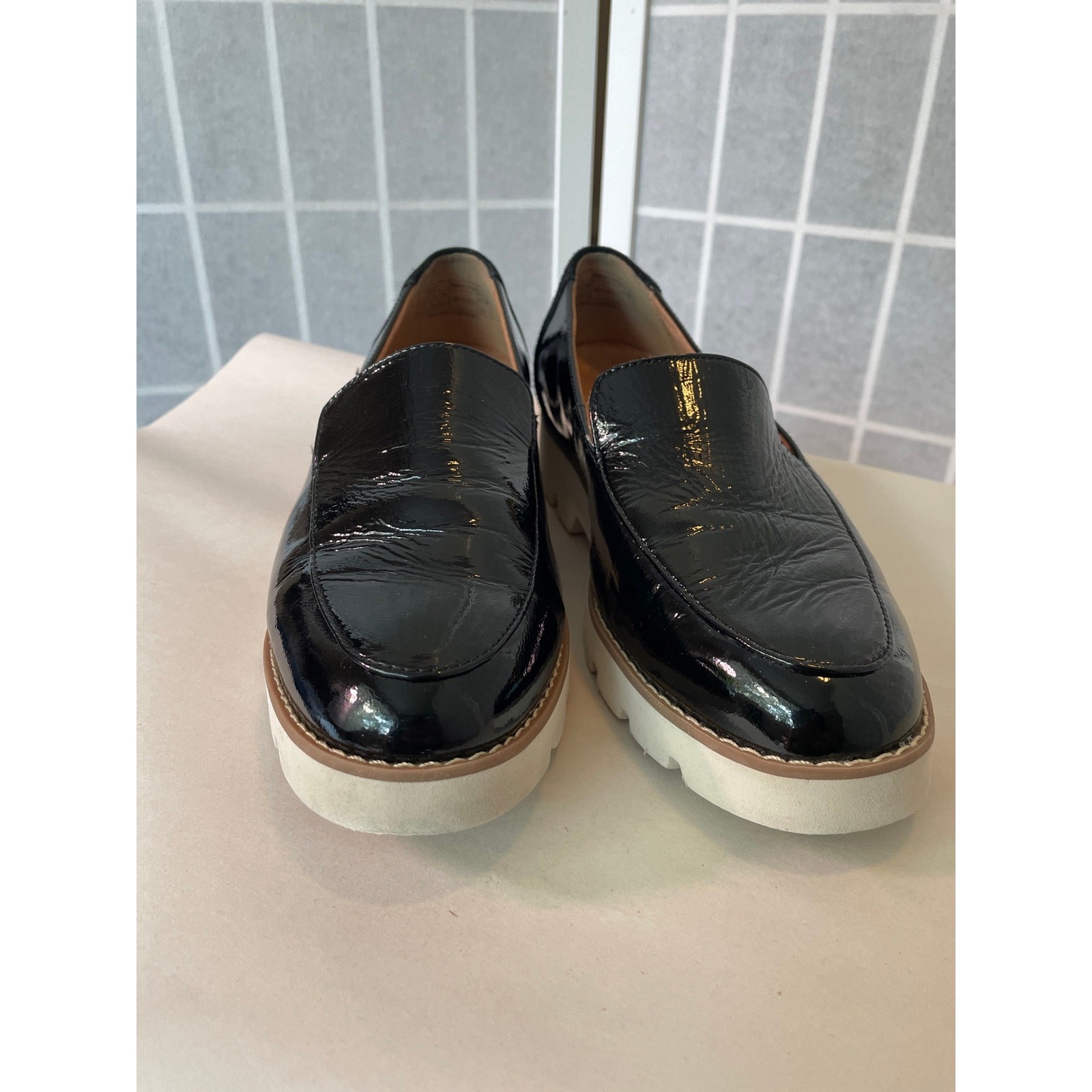 Vionic Kensley Patent Loafers Black Lug Sole 6.5 Minimalist Modern Preppy City