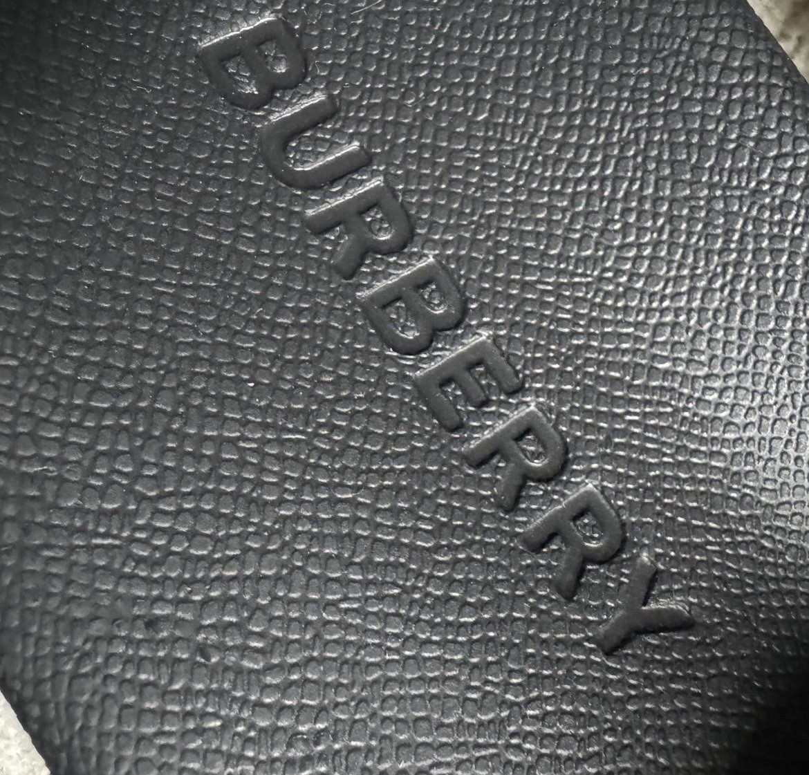 Burberry Women’s Plaid Check Slide Sandals Black/Beige Rubber Slip-On US 10