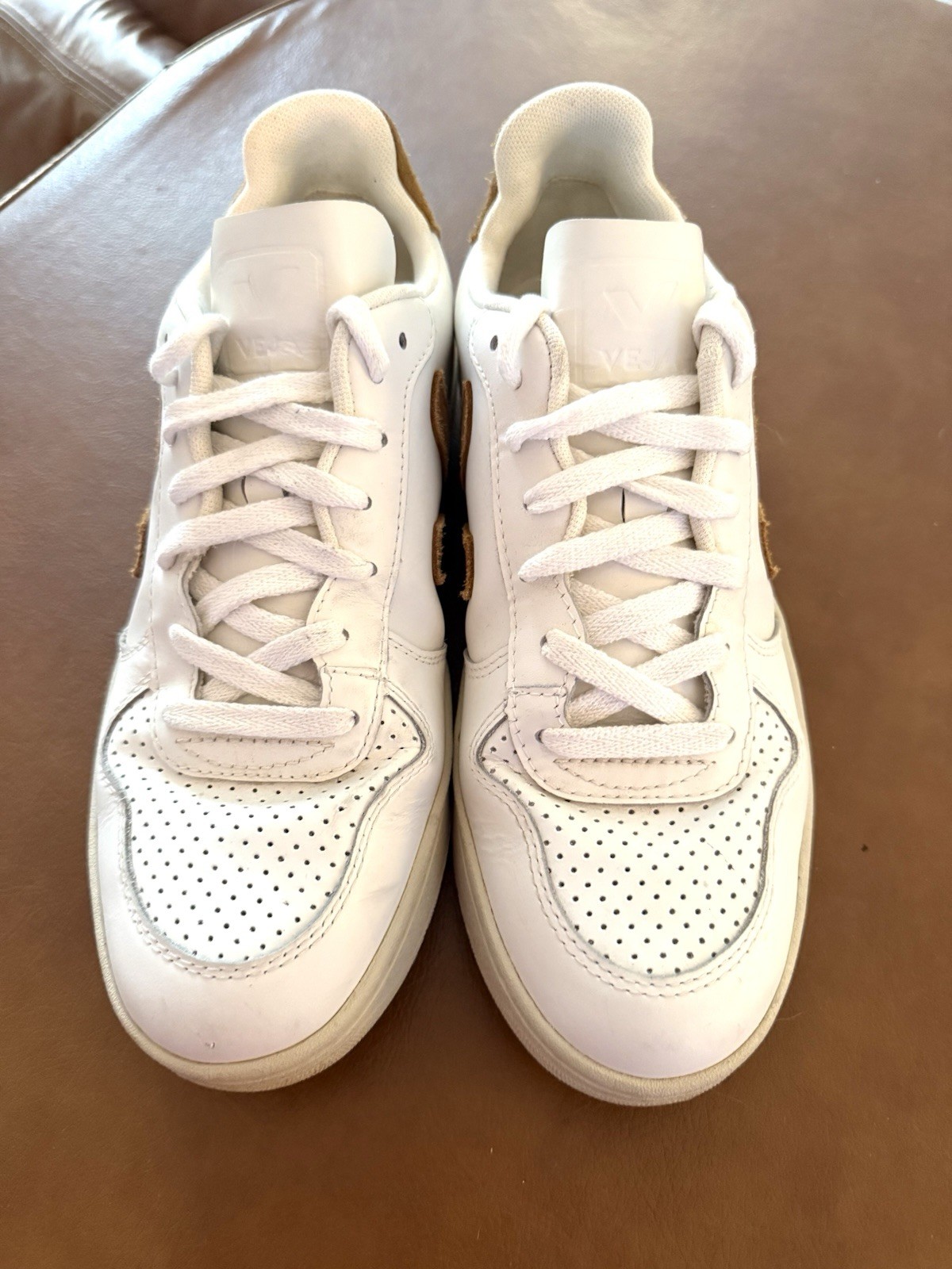VEJA Women’s Low Top Lace-Up Sneakers White/Brown Logo Casual Activewear