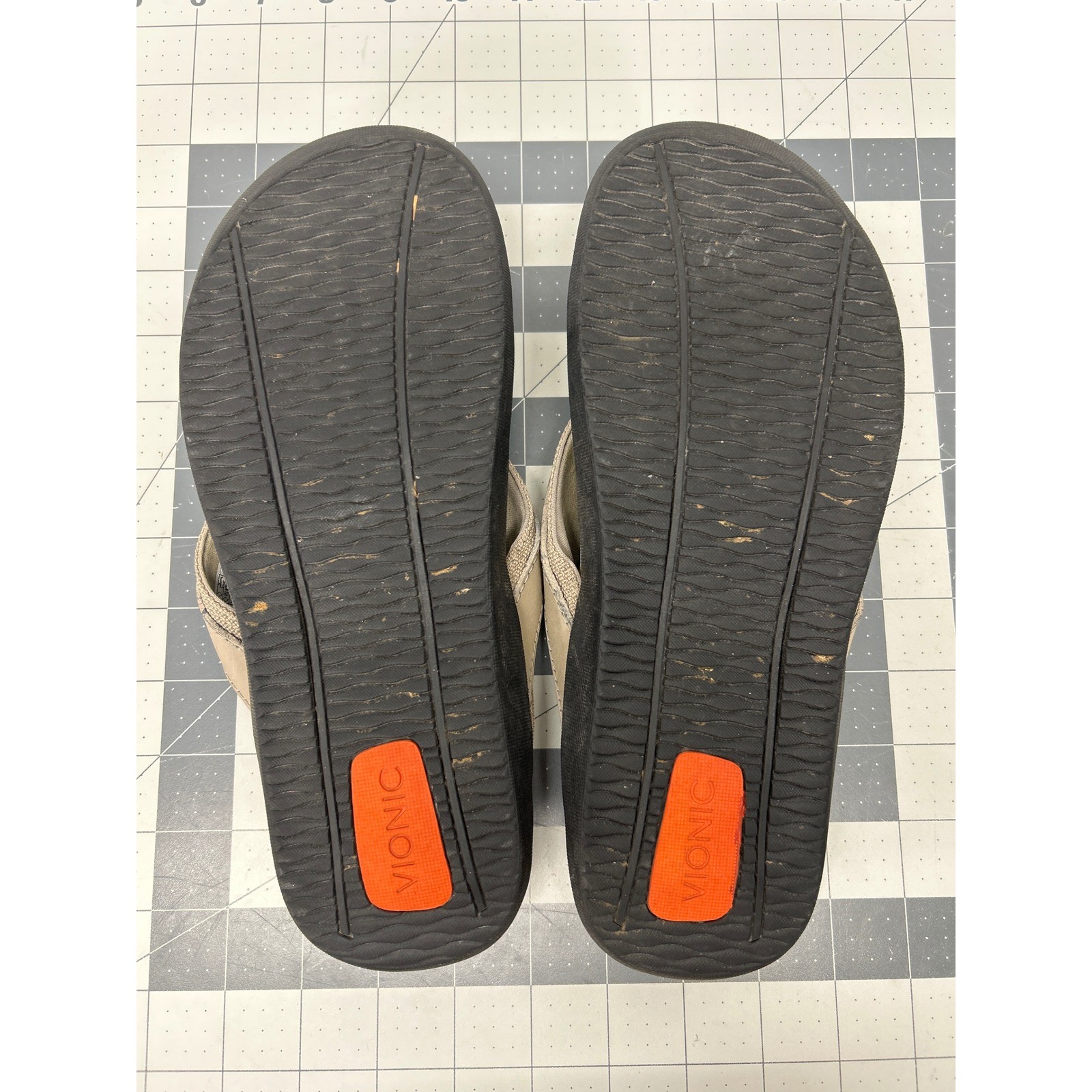 Vionic Tide Flip Flops Women 8 Tan Arch Support Sandals Comfort Orthopedic