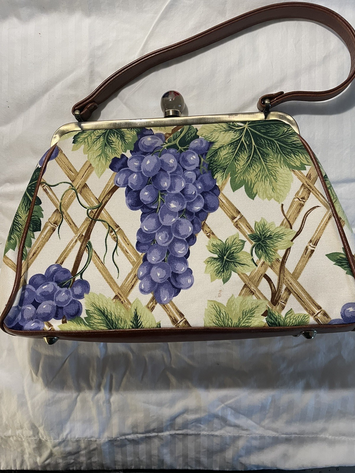 Isabella Fiori matching set Grapes handbag and suede pumps 7.5 EUC