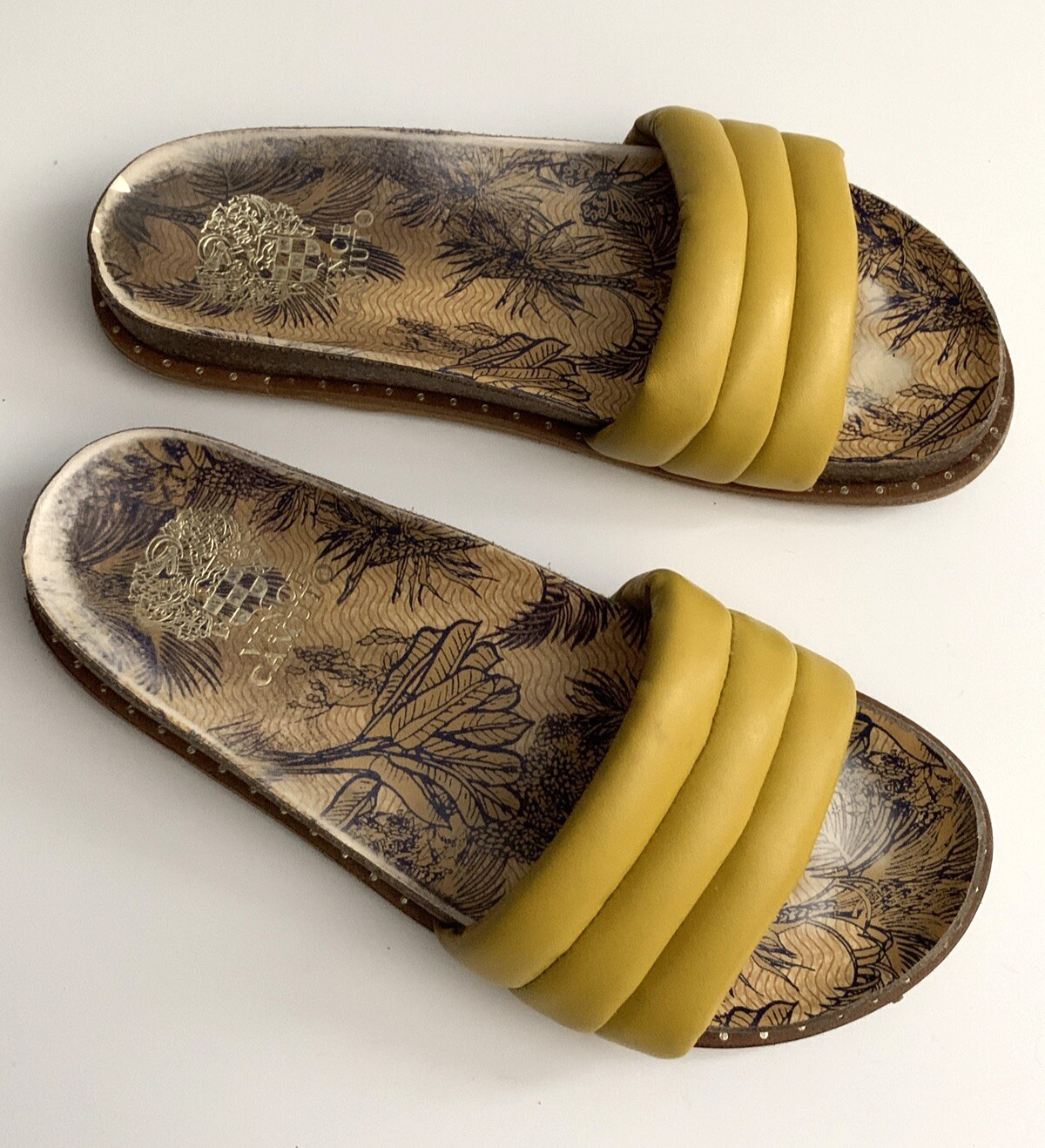 VINCE CAMUTO Chic Women’s Kandler Yellow Leather Sandals Size 6 Puffy Pool Slide