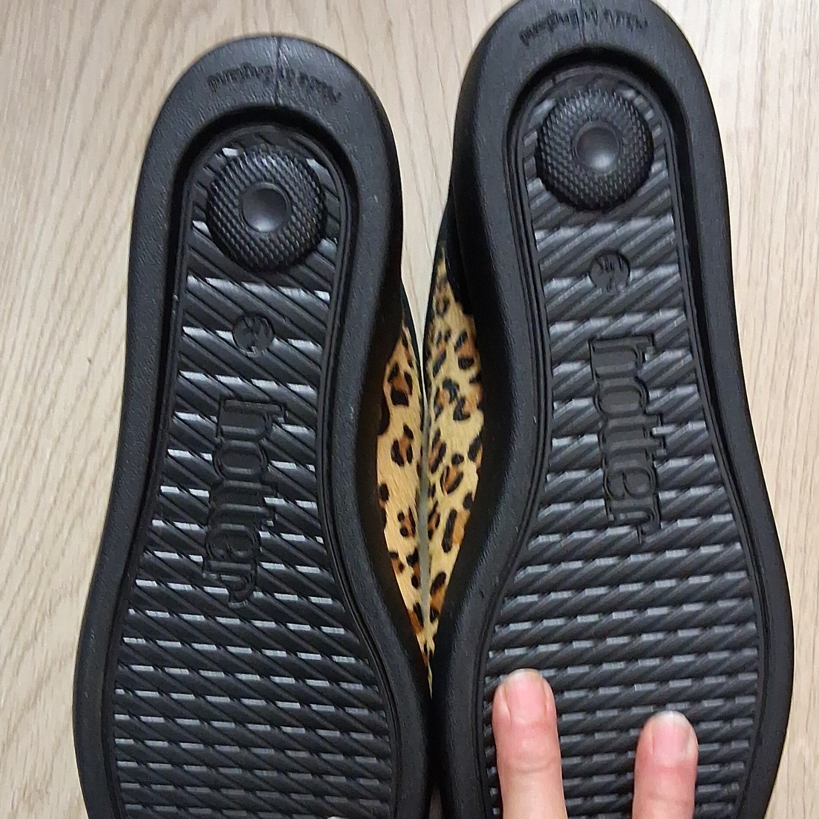 New Hotter Womens Flat Sneakers Black Leopard Animal Print Suede Lace-Up Zip 7.5